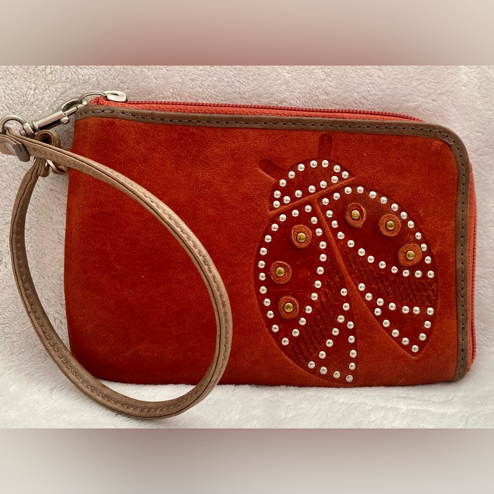 Fossil wristlet